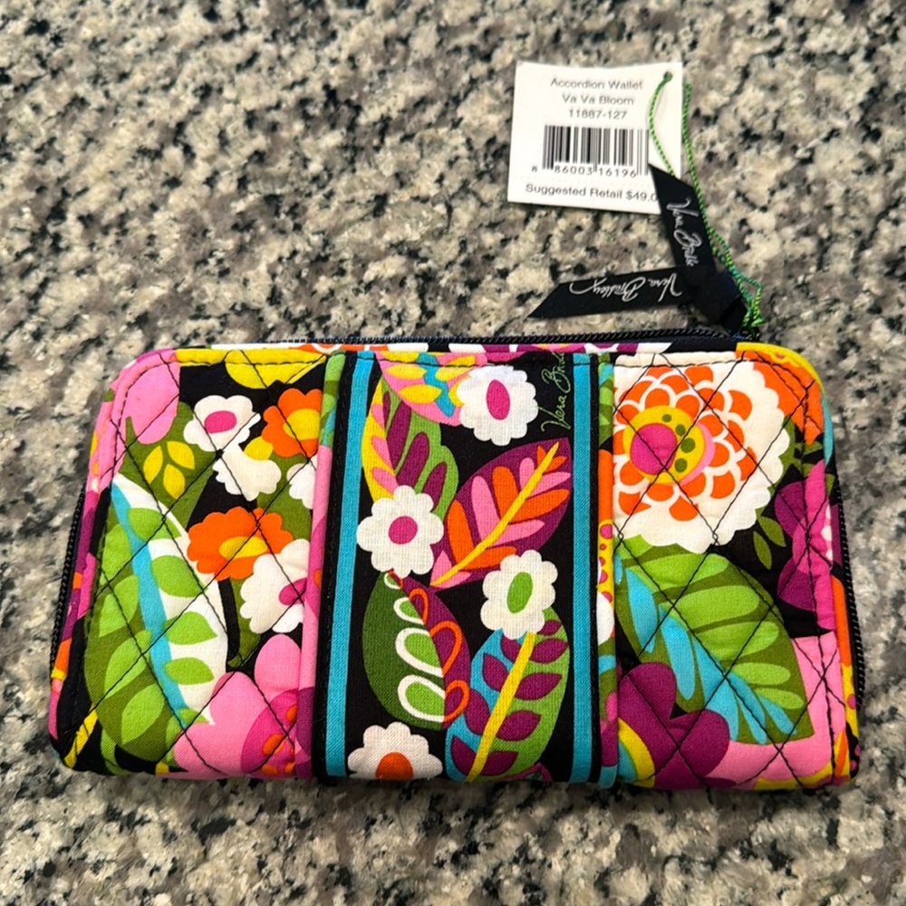 Vera Bradley NEVER USED VINTAGE - accordion wallet in VA VA VOOM